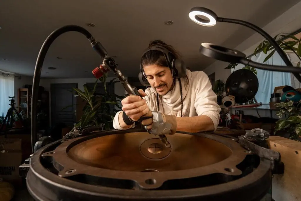 fabrication handpan, jean-Baptiste Chauvin Photographe entreprise