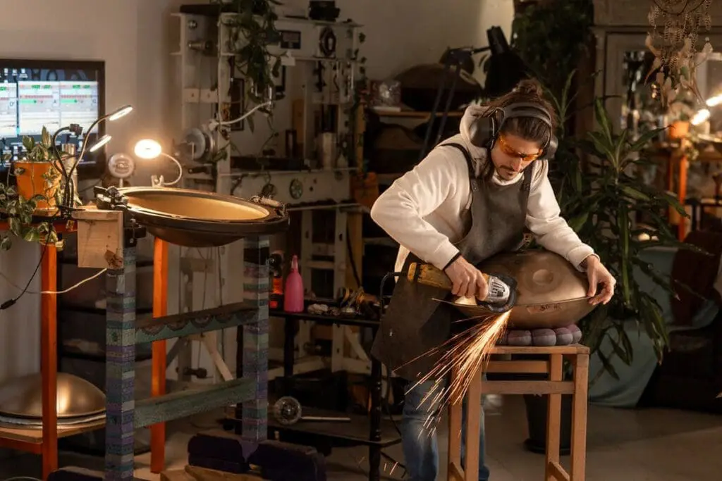 fabrication handpan, jean-Baptiste Chauvin Photographe entreprise