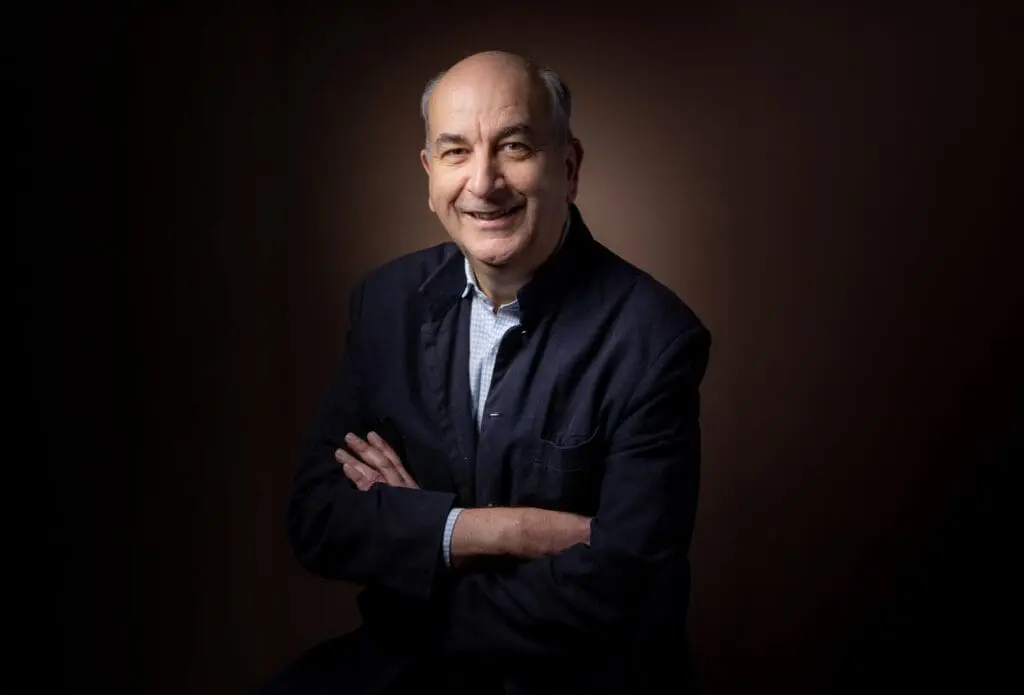 Portrait institutionnel de Frédéric Doré ambassadeur de France en Colombie