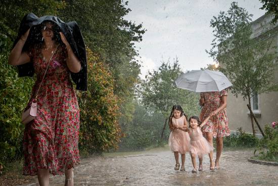 mariage sous la pluie