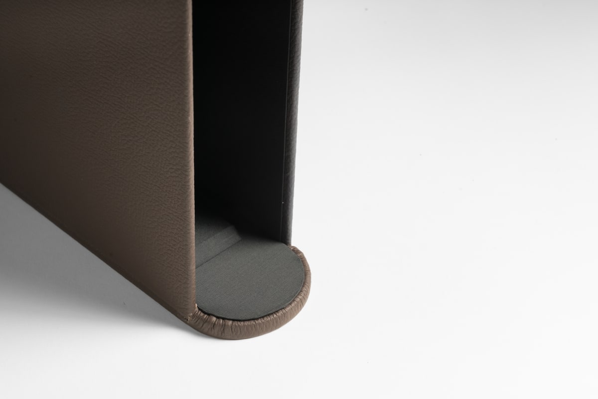 photo de détail album mariage prestige cuir