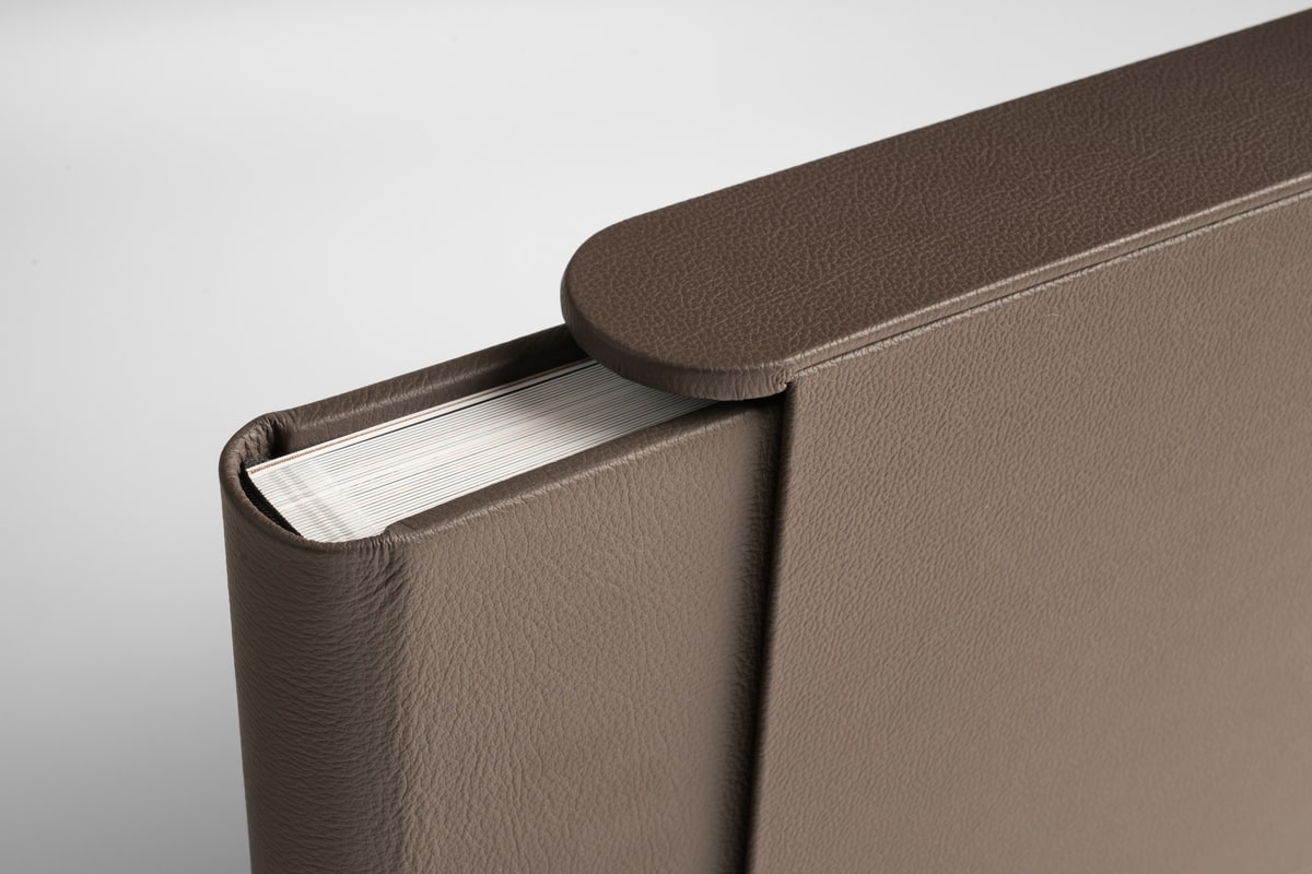 photo de détail album mariage prestige cuir