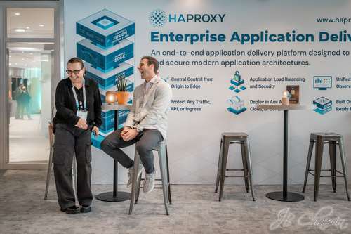 éclats de rire pendant un temps of lors du séminaire HAPROXY à paris