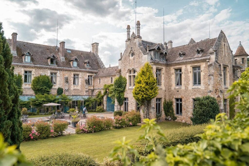 vue d'extérieur du bâtiment de l'abbaye