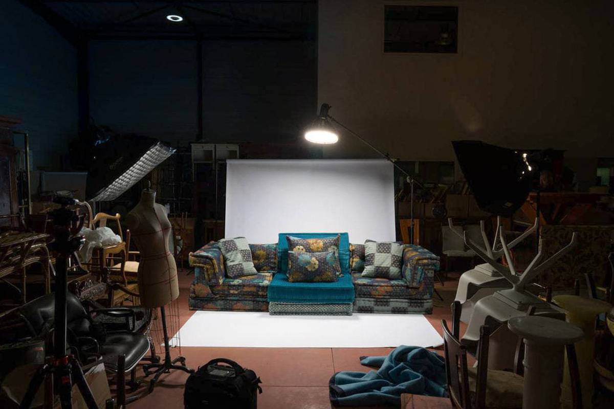 Installation d'un studio photo dans le stockage de l'Etude d'un commissaire priseur à Paris